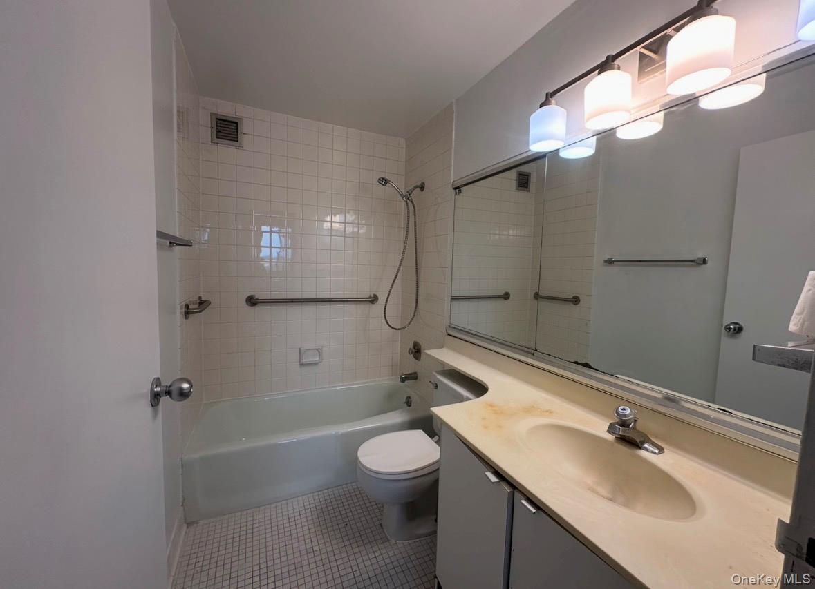 #5 photo, 1 BAY CLUB Drive, קווינס Bayside , NY 11360