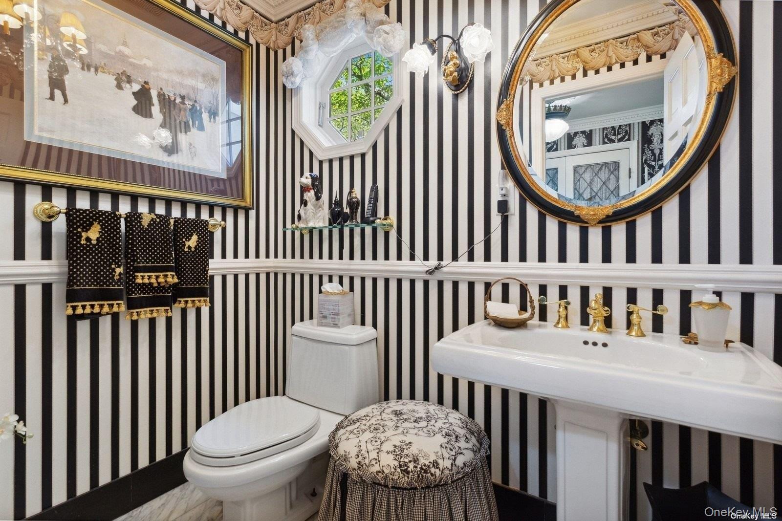 #6 photo, 1345 Harbor Road, Hewlett Harbor , NY 11557