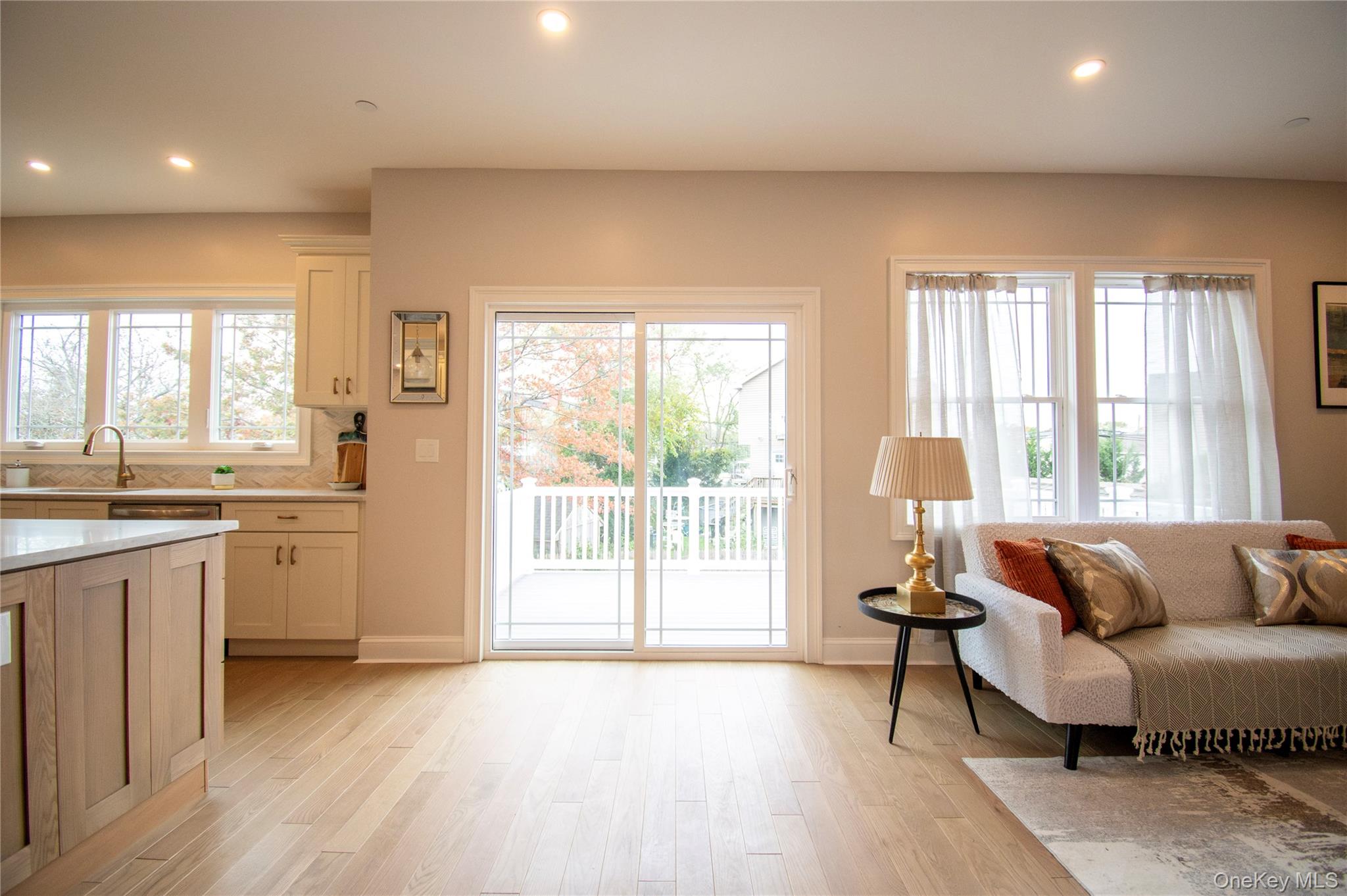 #8 photo, 3004 Harbor Street, 长岛 Baldwin Harbor , NY 11510