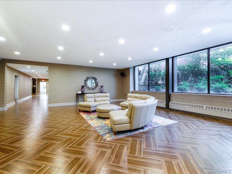 #4 photo, 280 Atlantic Avenue, East Rockaway , NY 11518