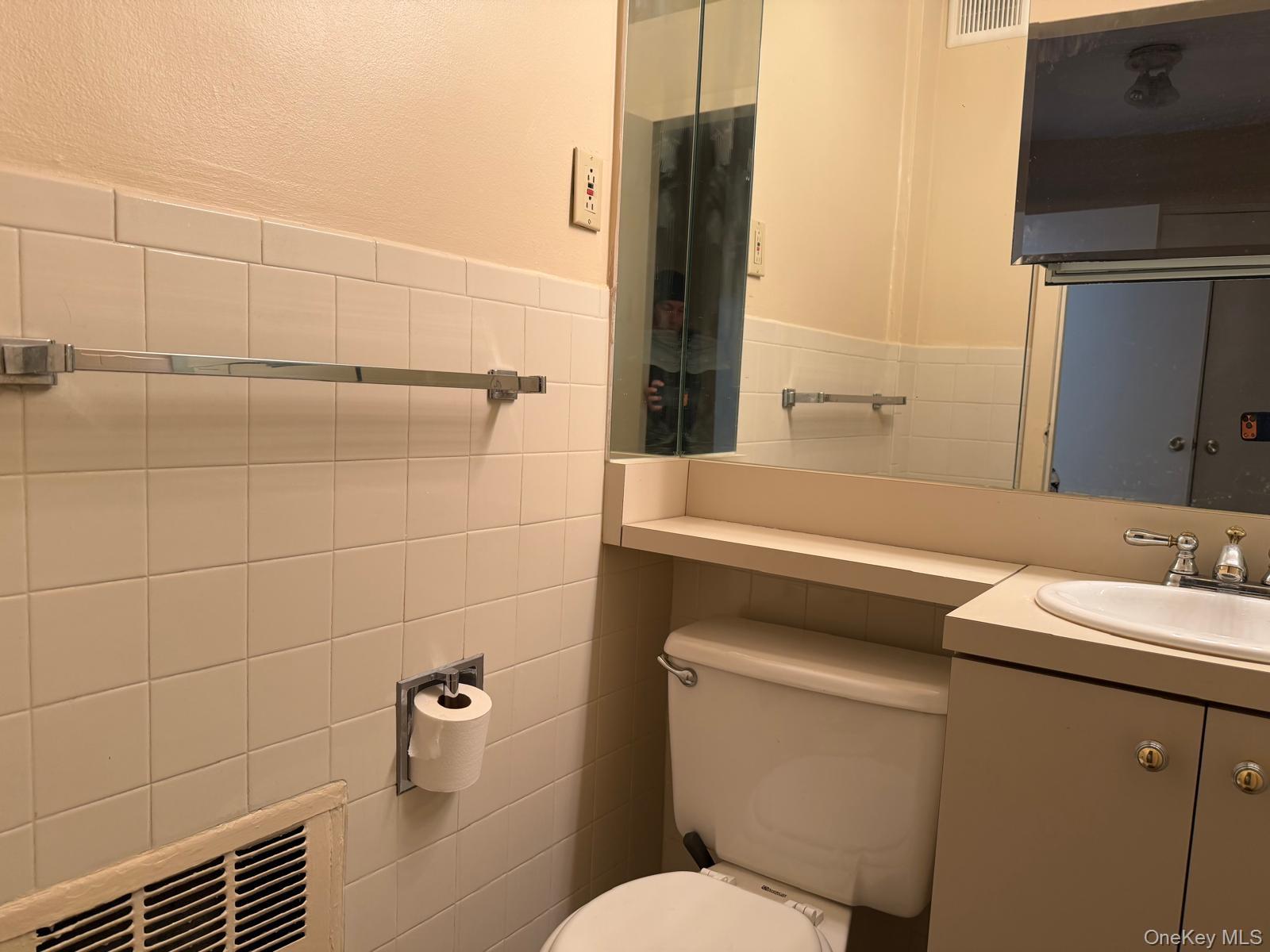 #14 photo, 490 Atlantic Avenue, East Rockaway , NY 11518