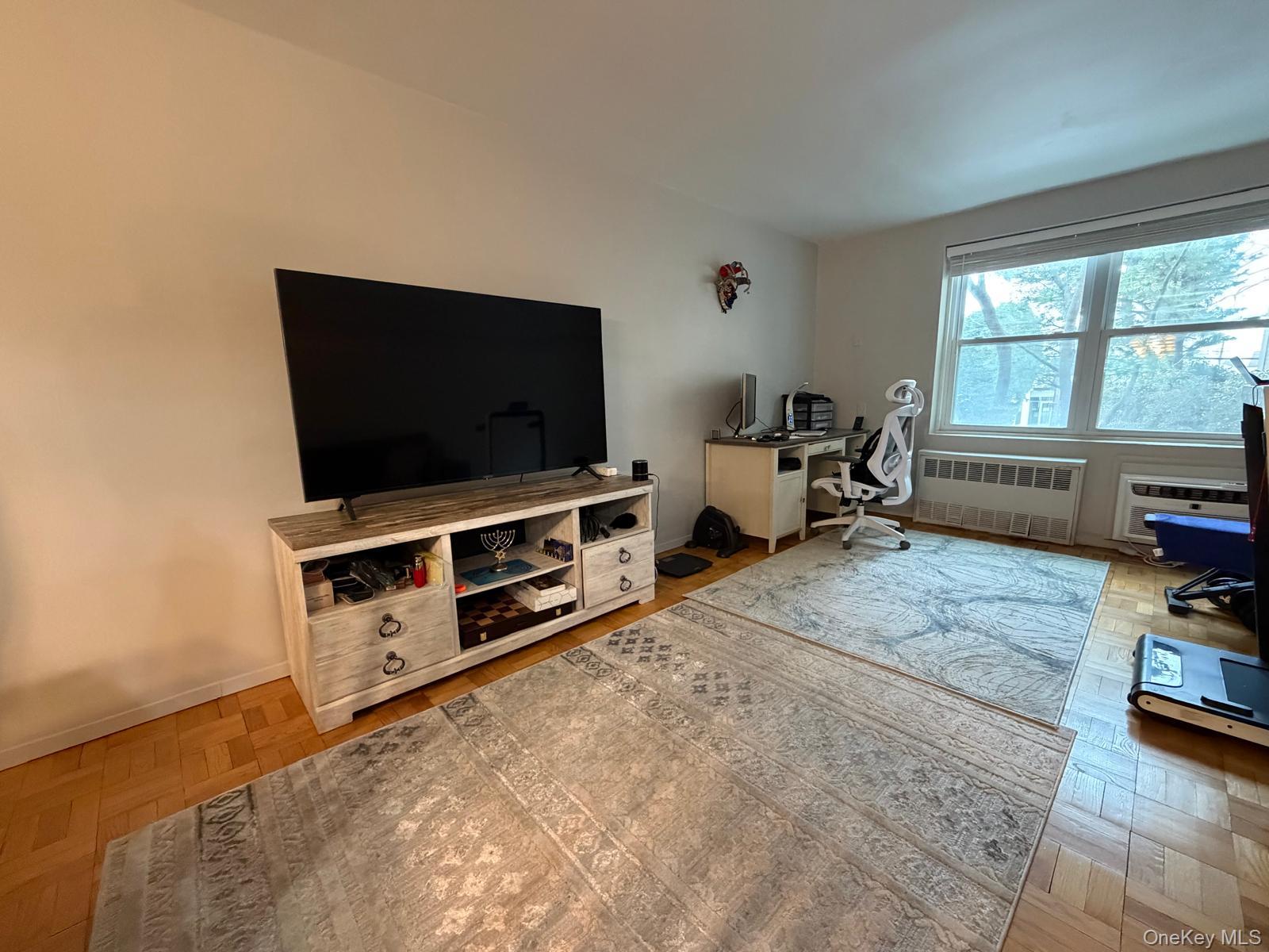 #6 photo, 490 Atlantic Avenue, East Rockaway , NY 11518