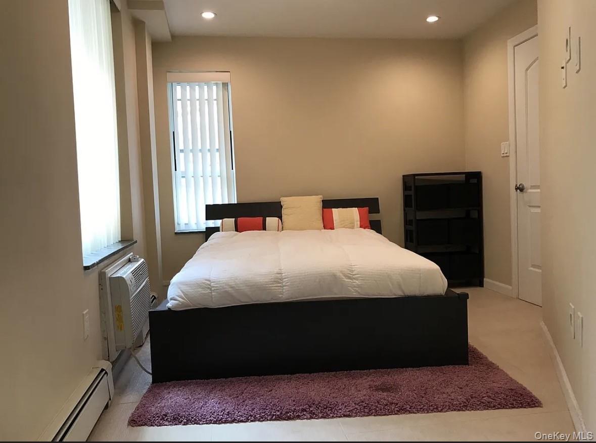 #7 photo, 21-70 31st Street, Куинс ‖ Astoria , NY 11105