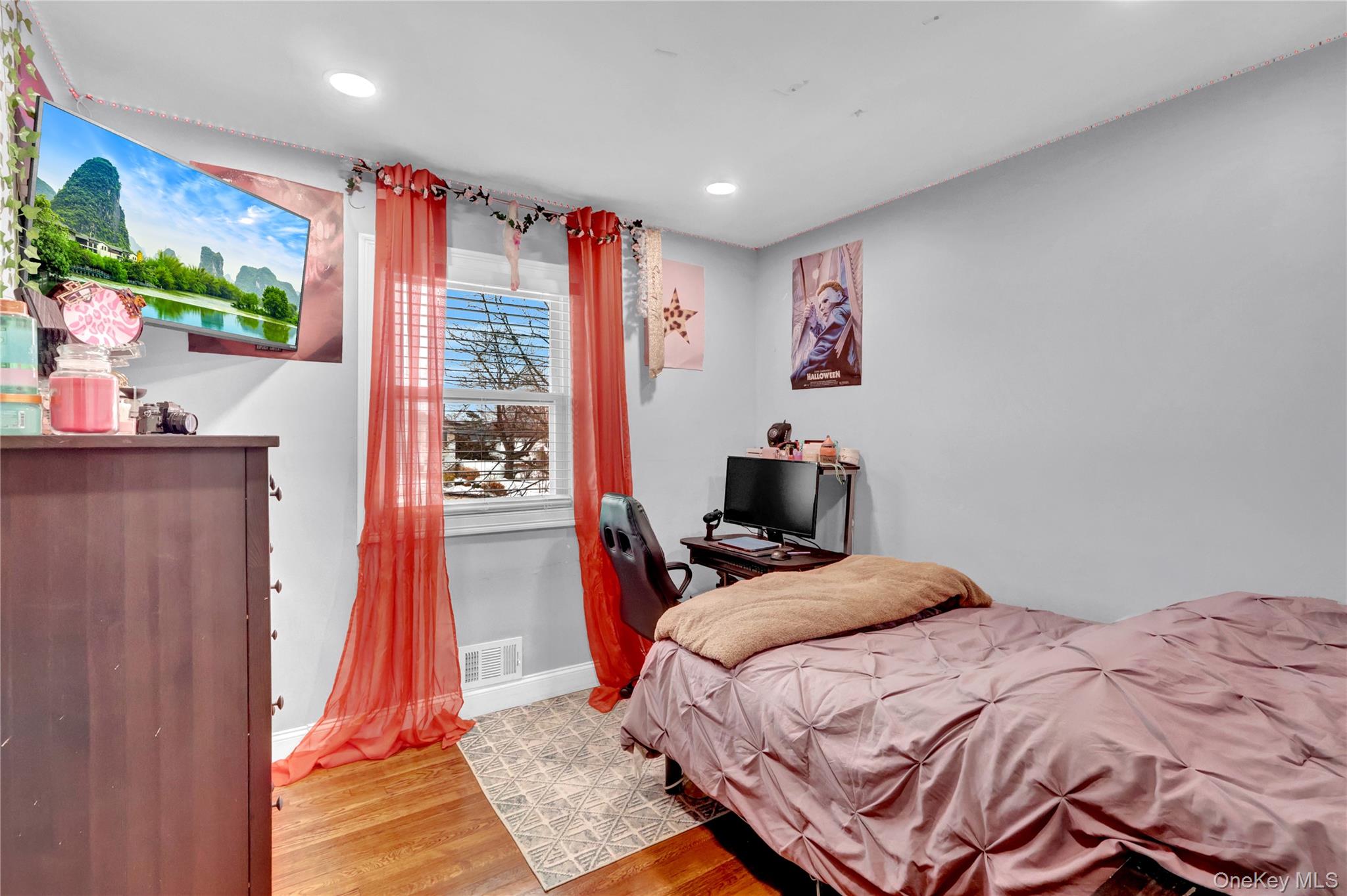 #19 photo, 6 Little Court, Deer Park , NY 11729