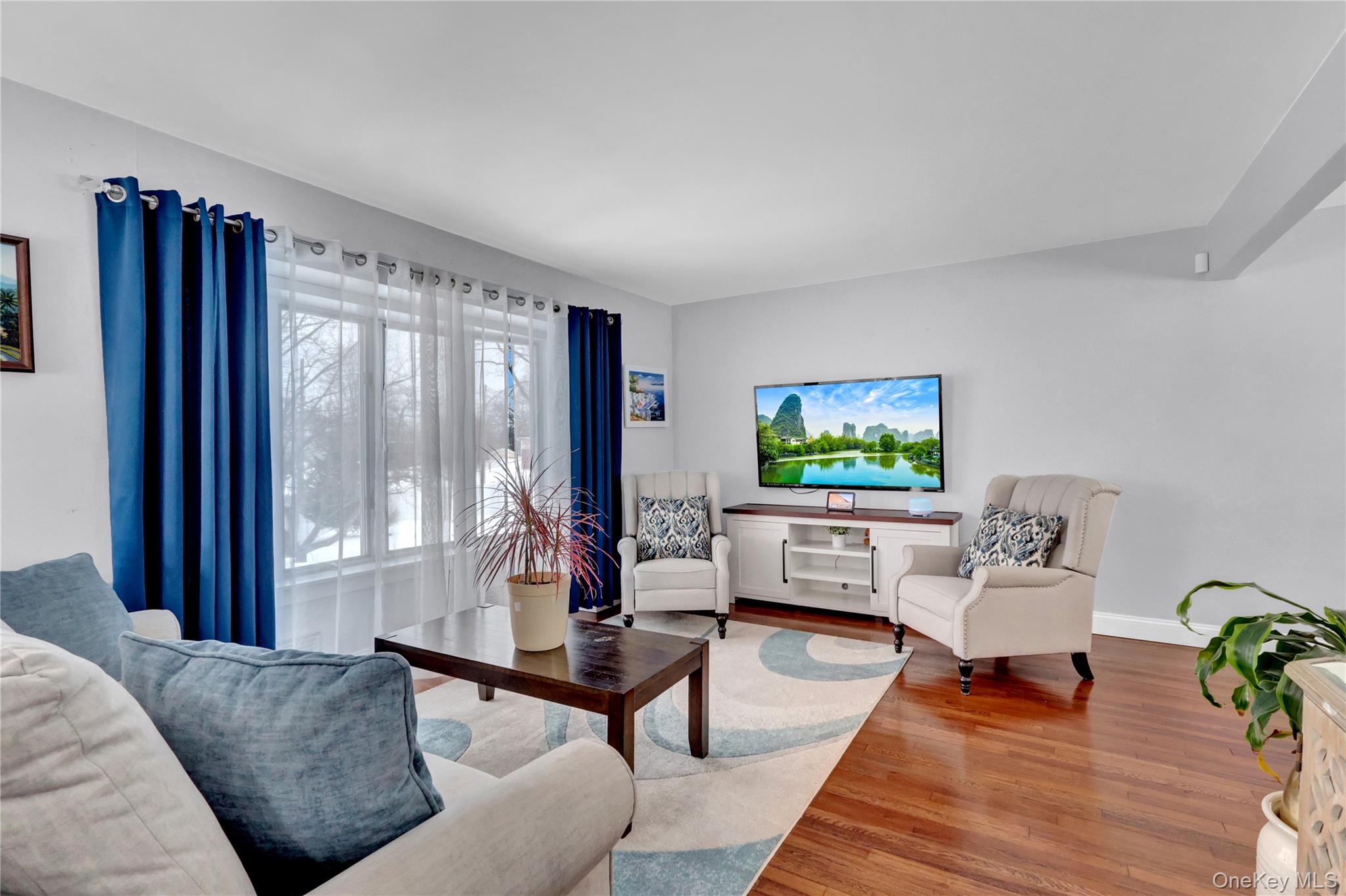 #6 photo, 6 Little Court, Deer Park , NY 11729