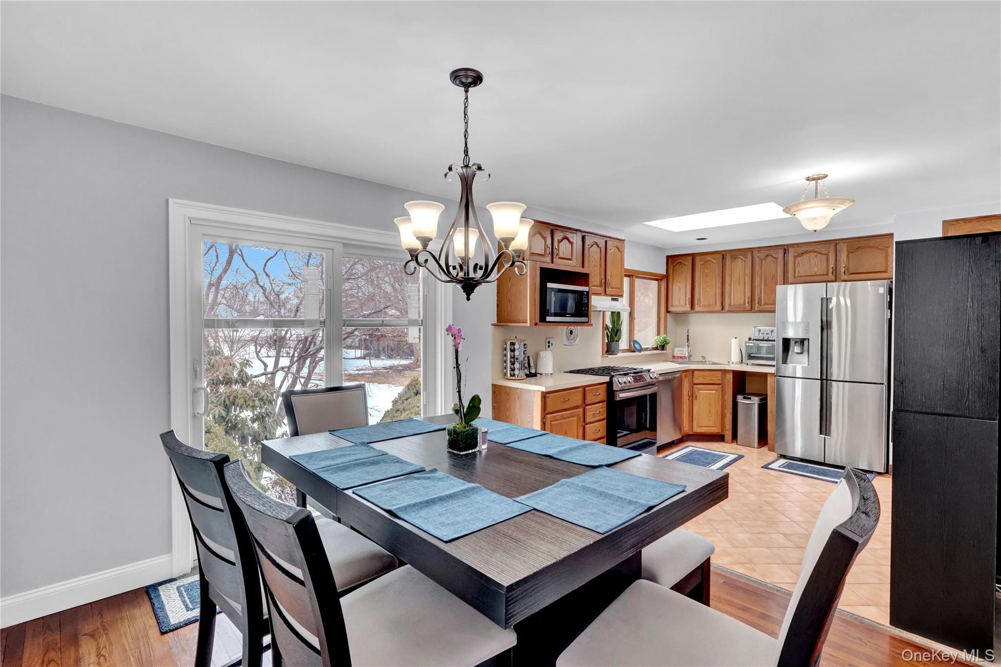 #9 photo, 6 Little Court, Deer Park , NY 11729