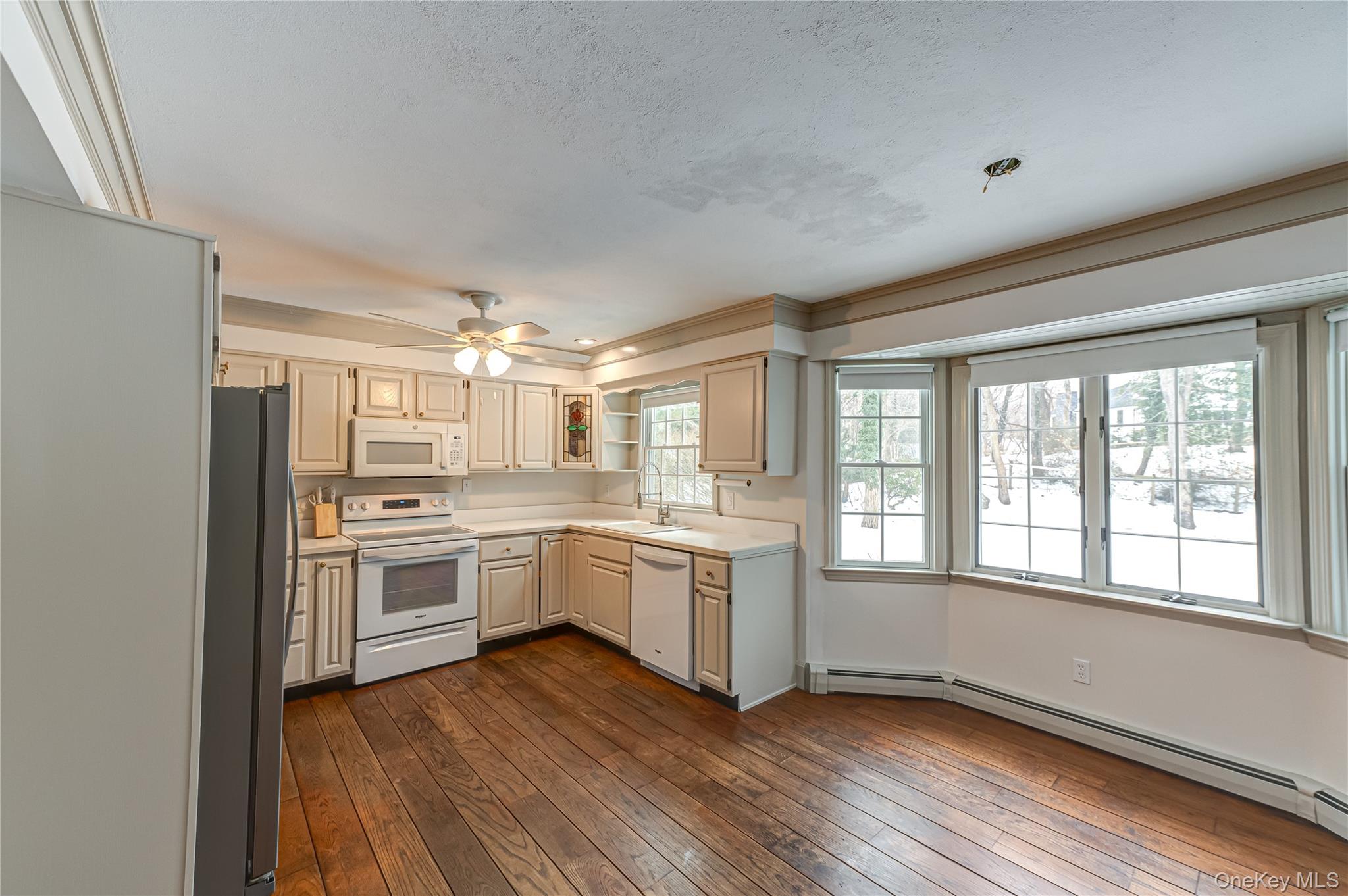 #3 photo, 2 Sea View Lane, Mount Sinai , NY 11766