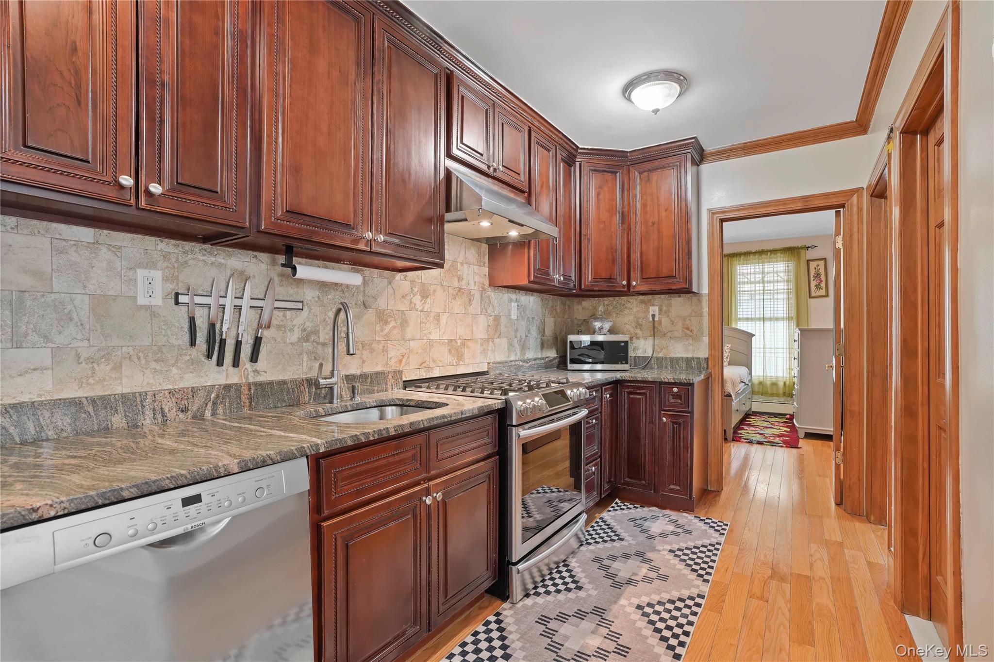 #10 photo, 6325 60th Place, Ridgewood , NY 11385