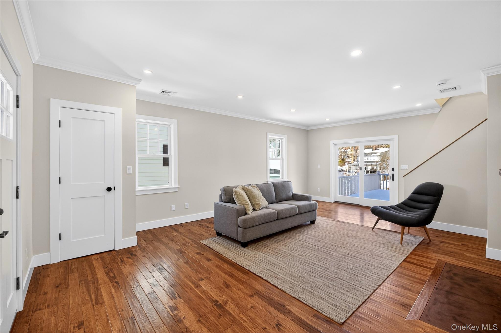 #4 photo, 11 Roselle Avenue, Pleasantville , NY 10570