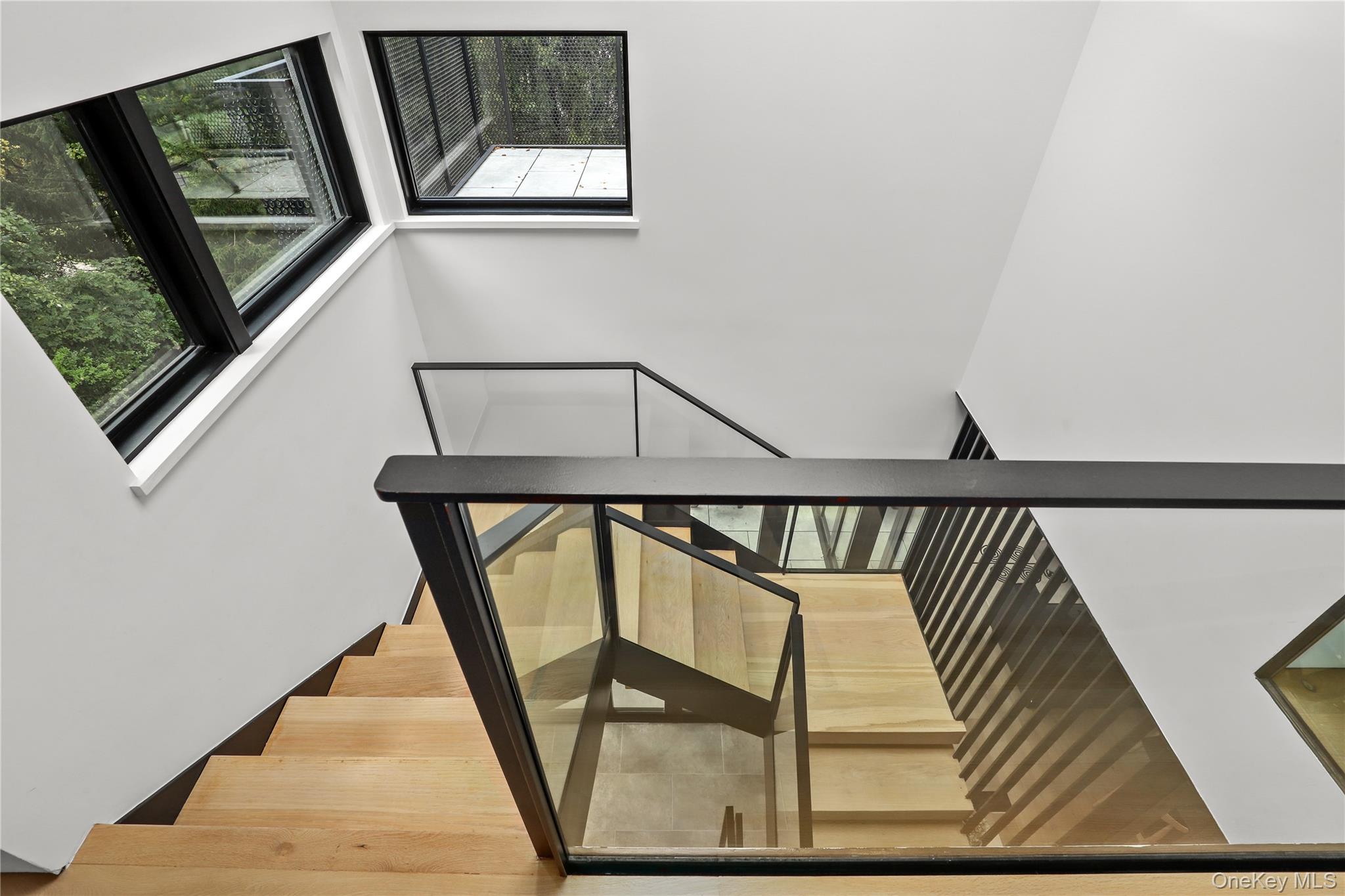 #16 photo, 95 N Broadway, Irvington , NY 10533