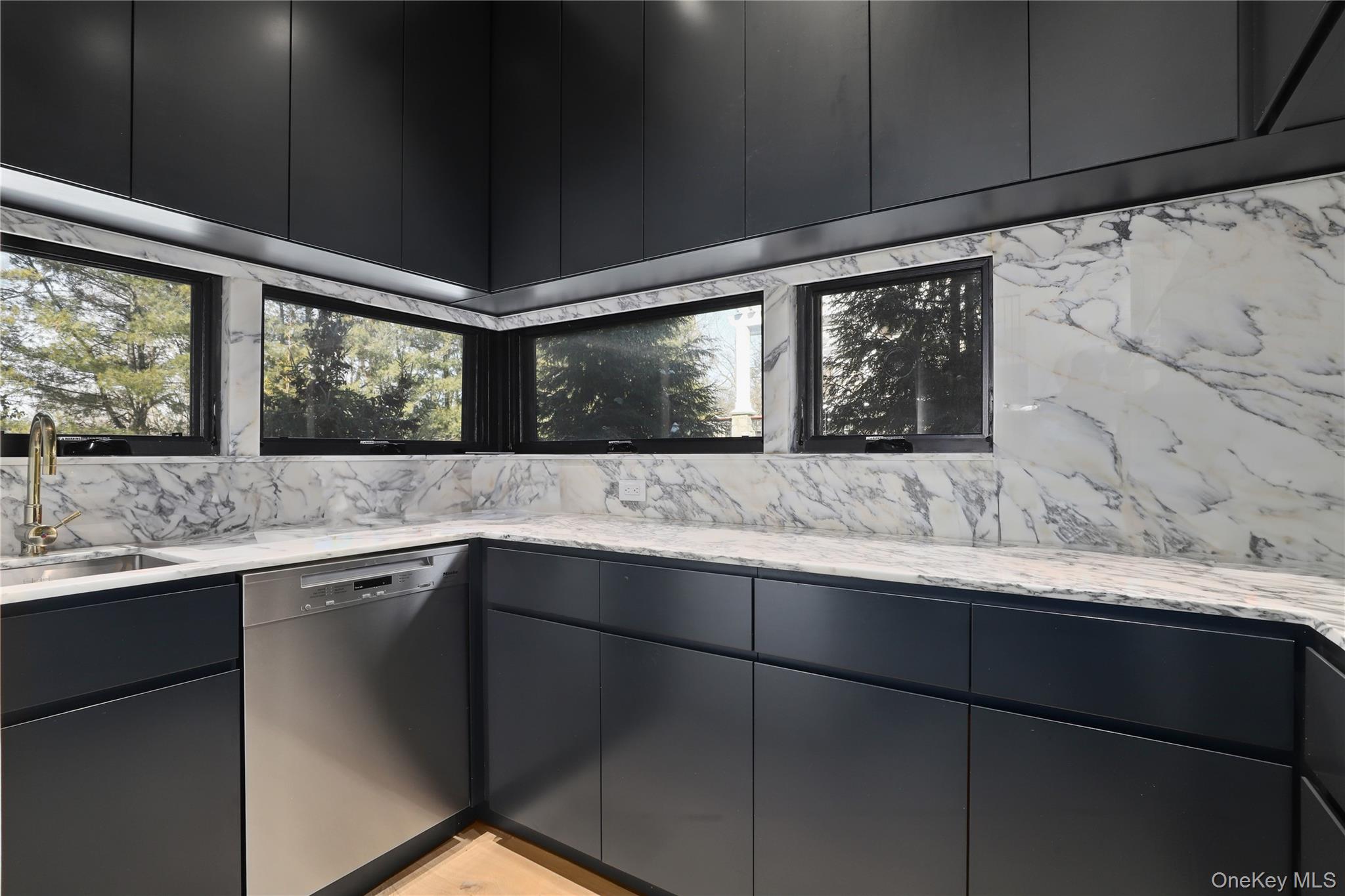 #7 photo, 95 N Broadway, Irvington , NY 10533