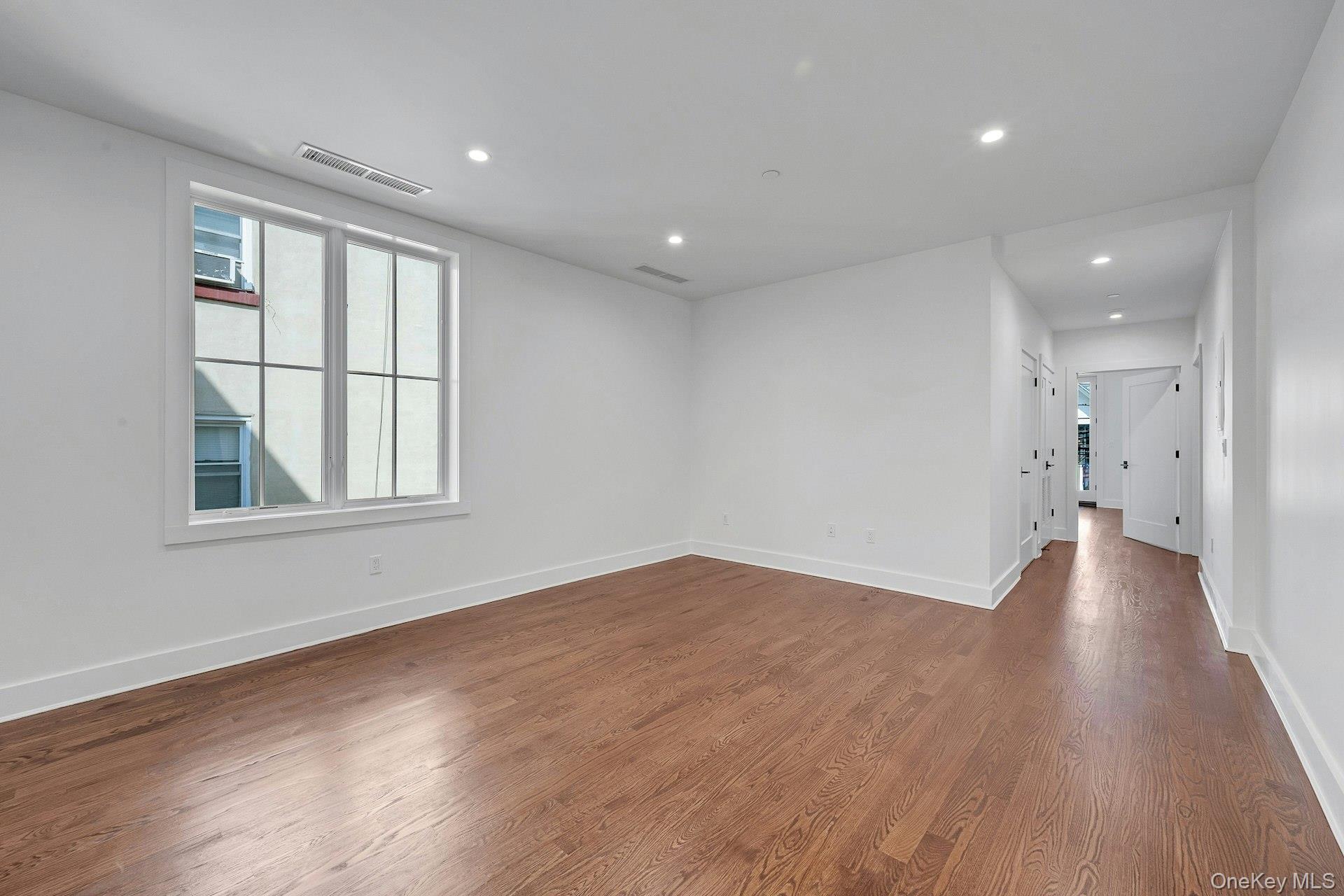 #6 photo, 291 Main Street, Eastchester , NY 10709