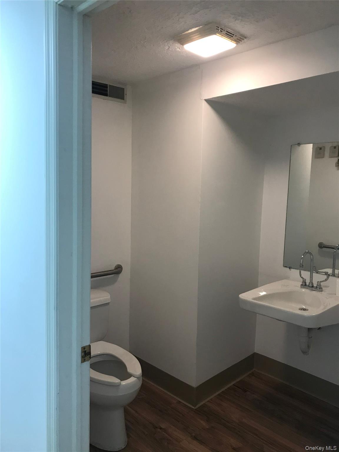 #10 photo, 184 Broadway, Newburgh , NY 12550