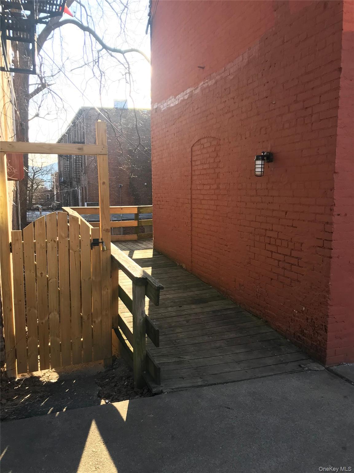 #12 photo, 184 Broadway, Newburgh , NY 12550