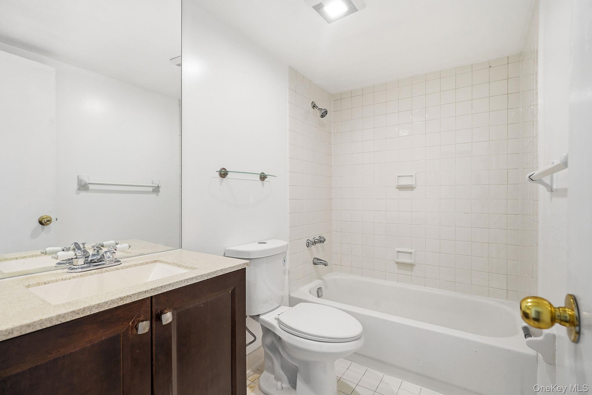 #16 photo, 152 Tier Street, Bronx , NY 10464