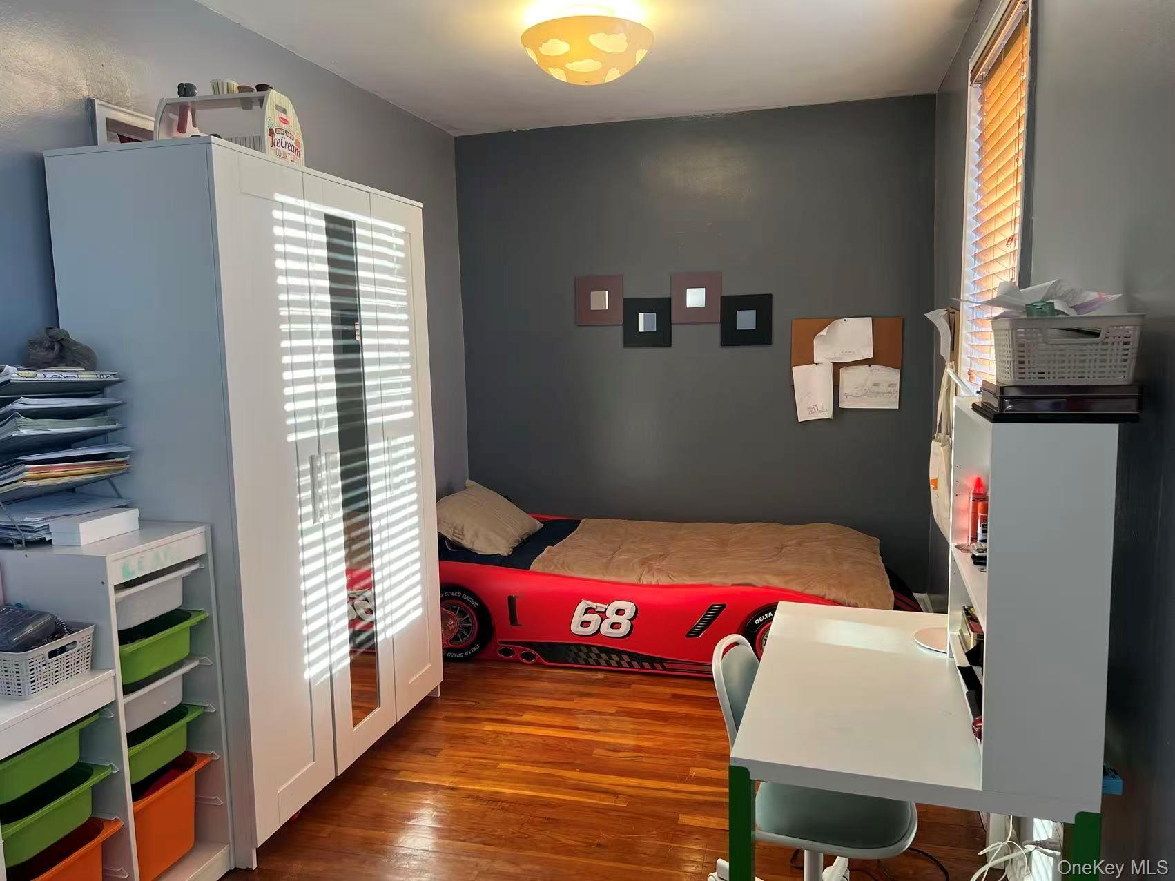 #2 photo, 224-24 Union Turnpike, Oakland Gardens , NY 11364