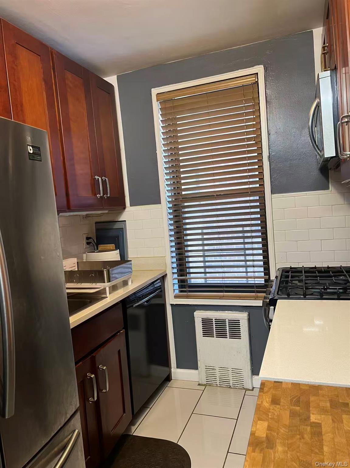 #9 photo, 224-24 Union Turnpike, Oakland Gardens , NY 11364