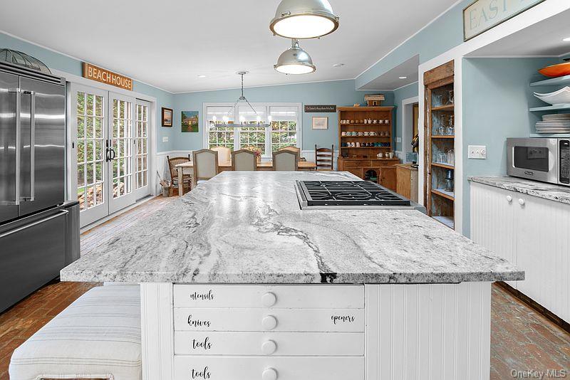 #5 photo, 80 Route 114, East Hampton , NY 11937