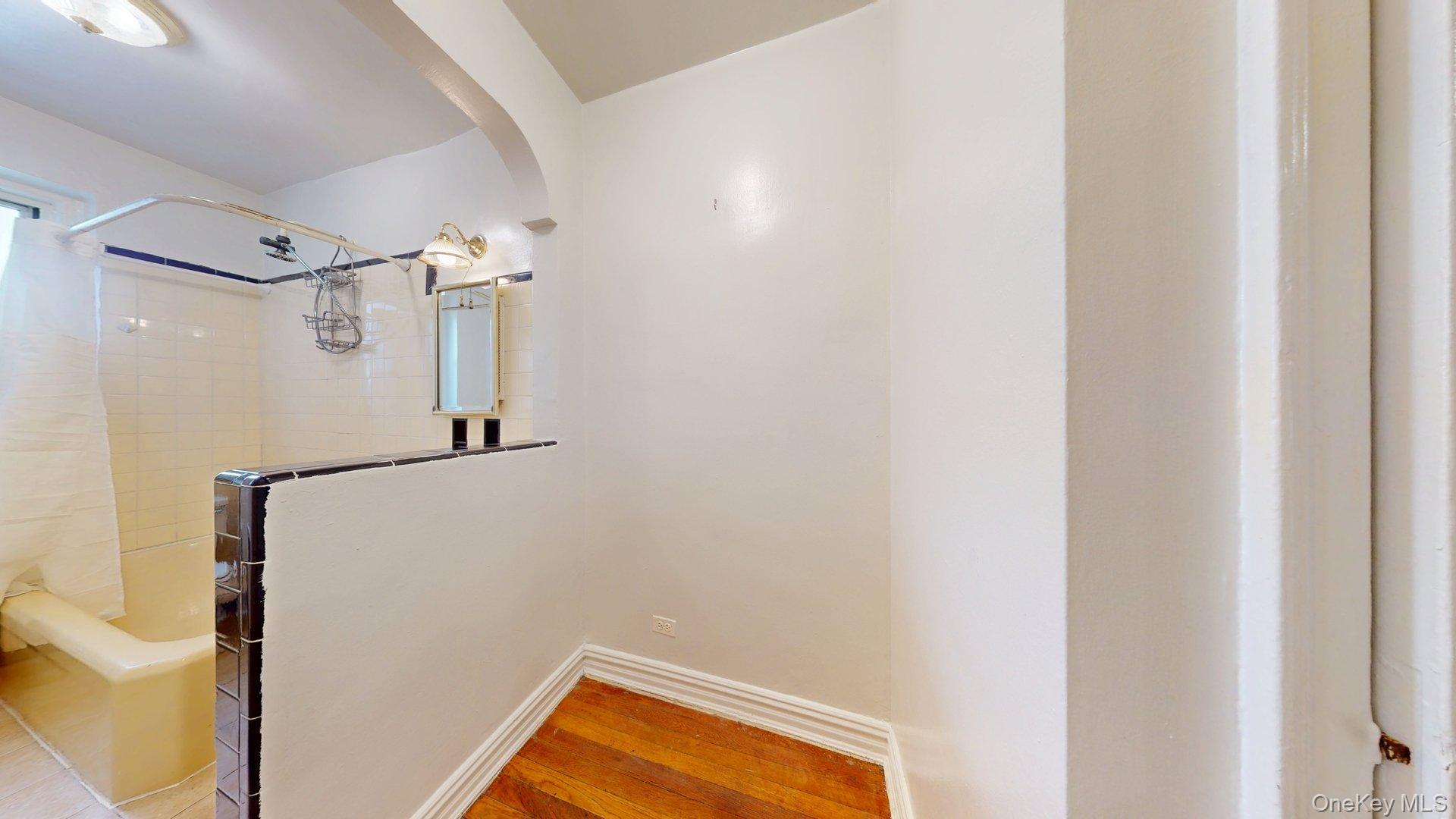 #14 photo, 111-39 76th Road, Forest Hills , NY 11375