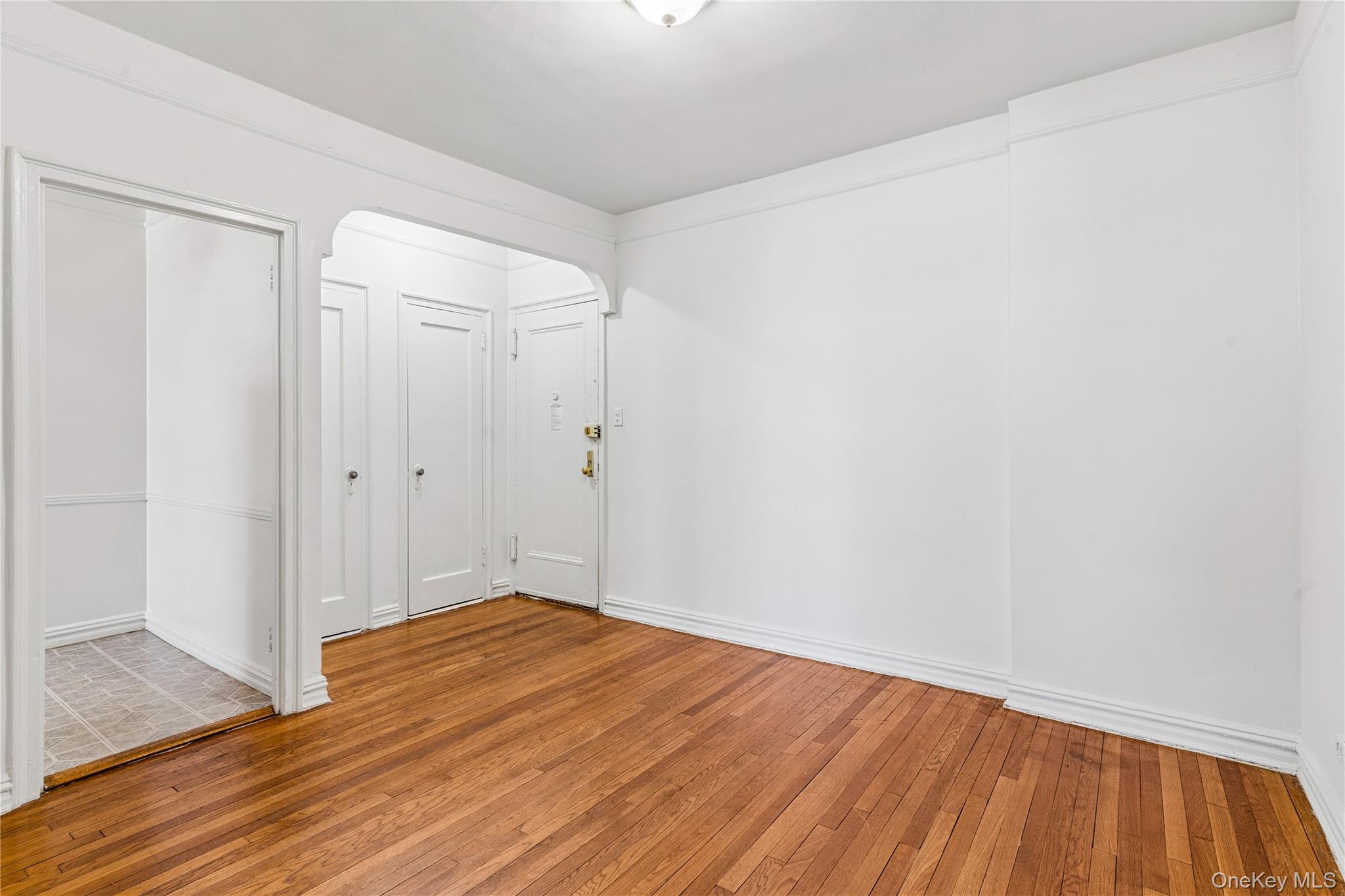 #4 photo, 111-39 76th Road, Forest Hills , NY 11375