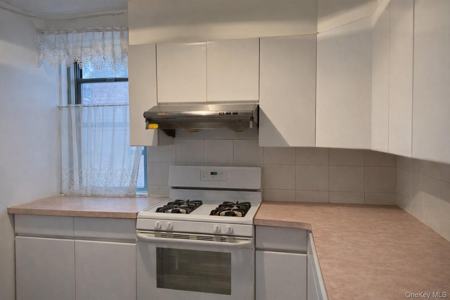 #9 photo, 61-20 Grand Central Parkway, كوينز Forest Hills , NY 11375