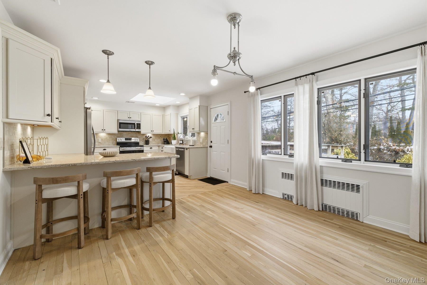 #8 photo, 105 Reeve Road, Rockville Centre , NY 10013