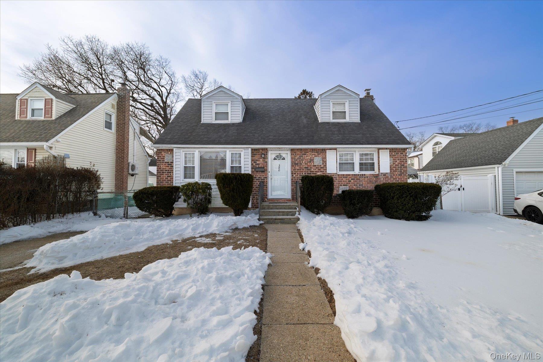 #1 photo, 580 Georgia Street, South Hempstead , NY 11550