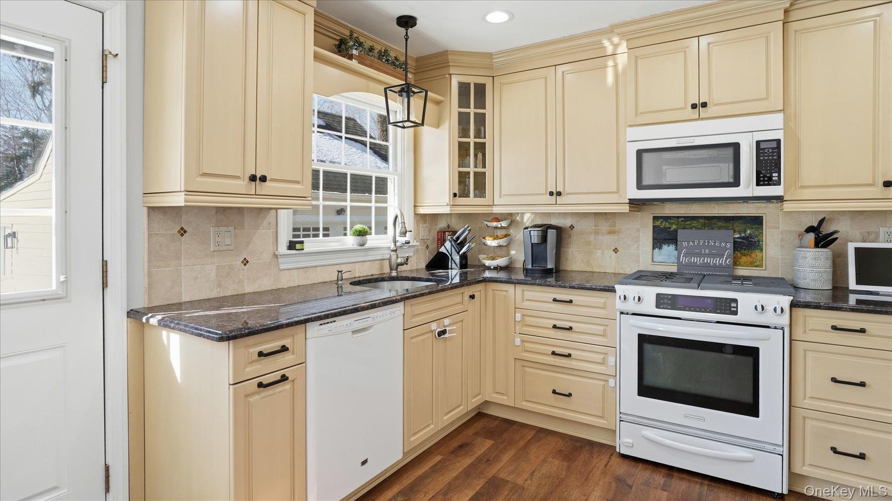 #18 photo, 94 Fairview Avenue, Bayport , NY 11705