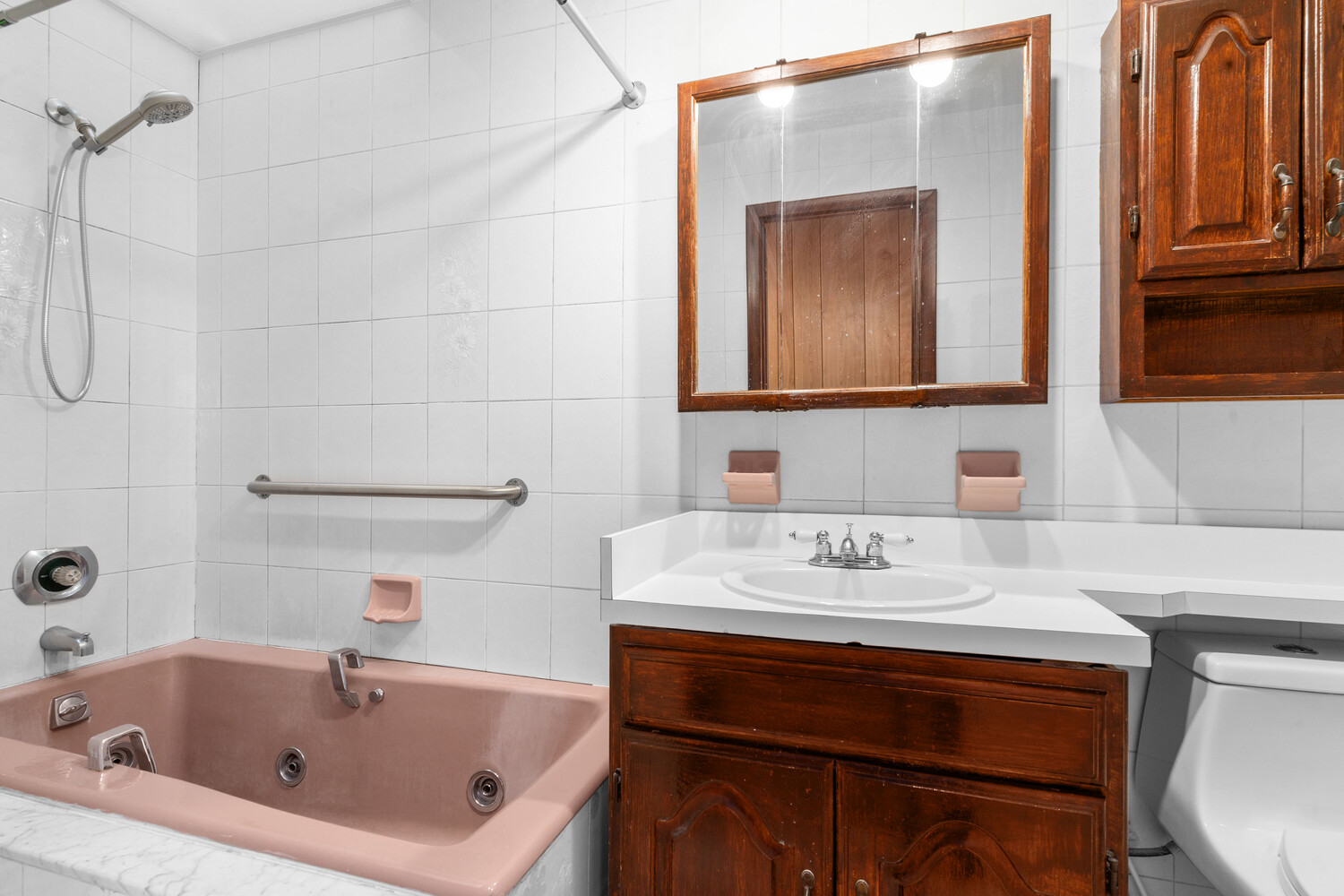 #7 photo, 60-48 FLUSHING Avenue, Maspeth , NY 11378