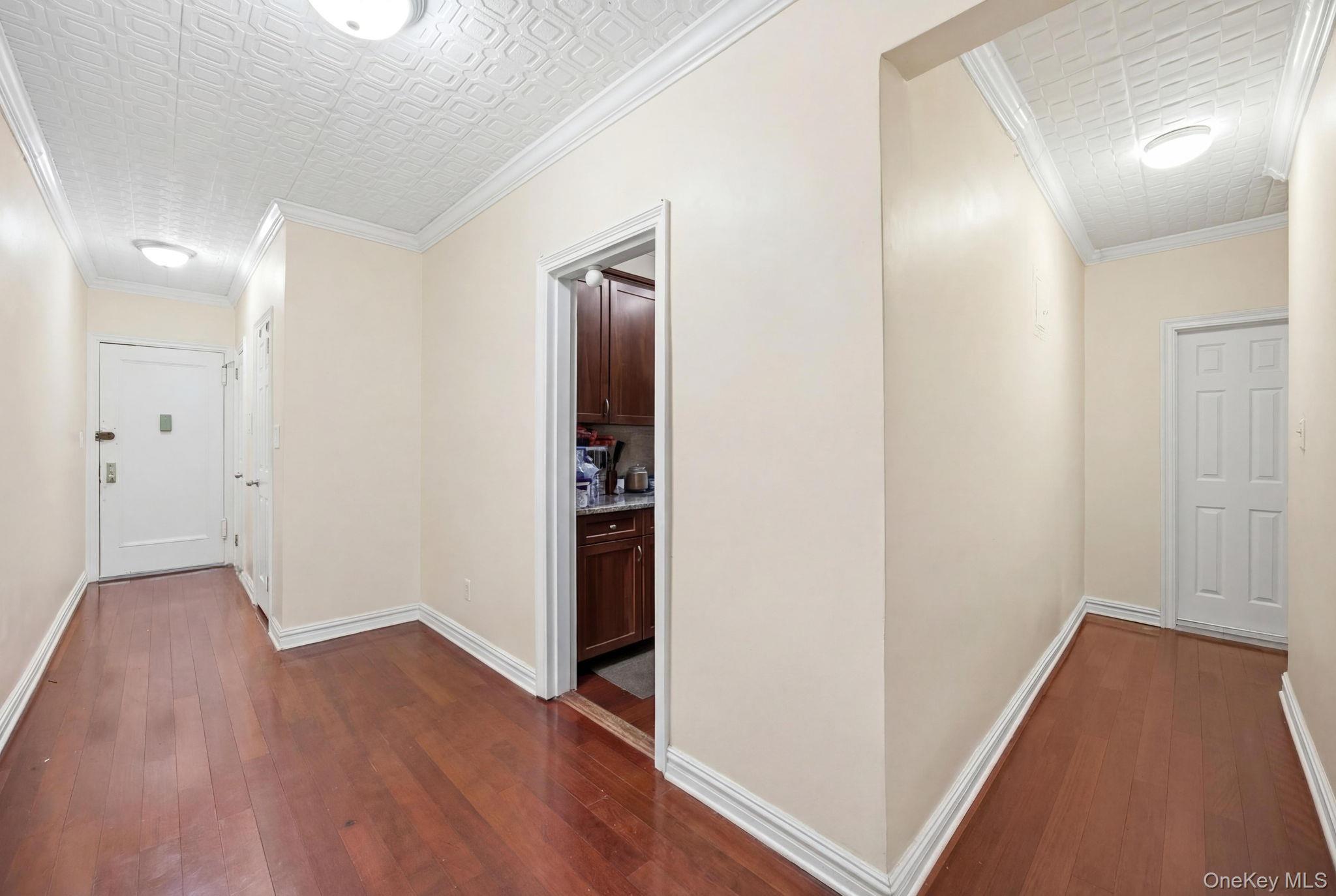 #2 photo, 2081 Cruger Avenue, Bronx , NY 10462