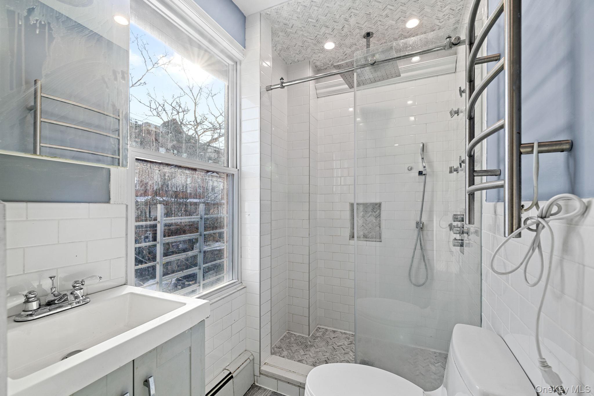 #5 photo, 177 Woodworth Avenue, 뉴욕주 Yonkers , NY 10701