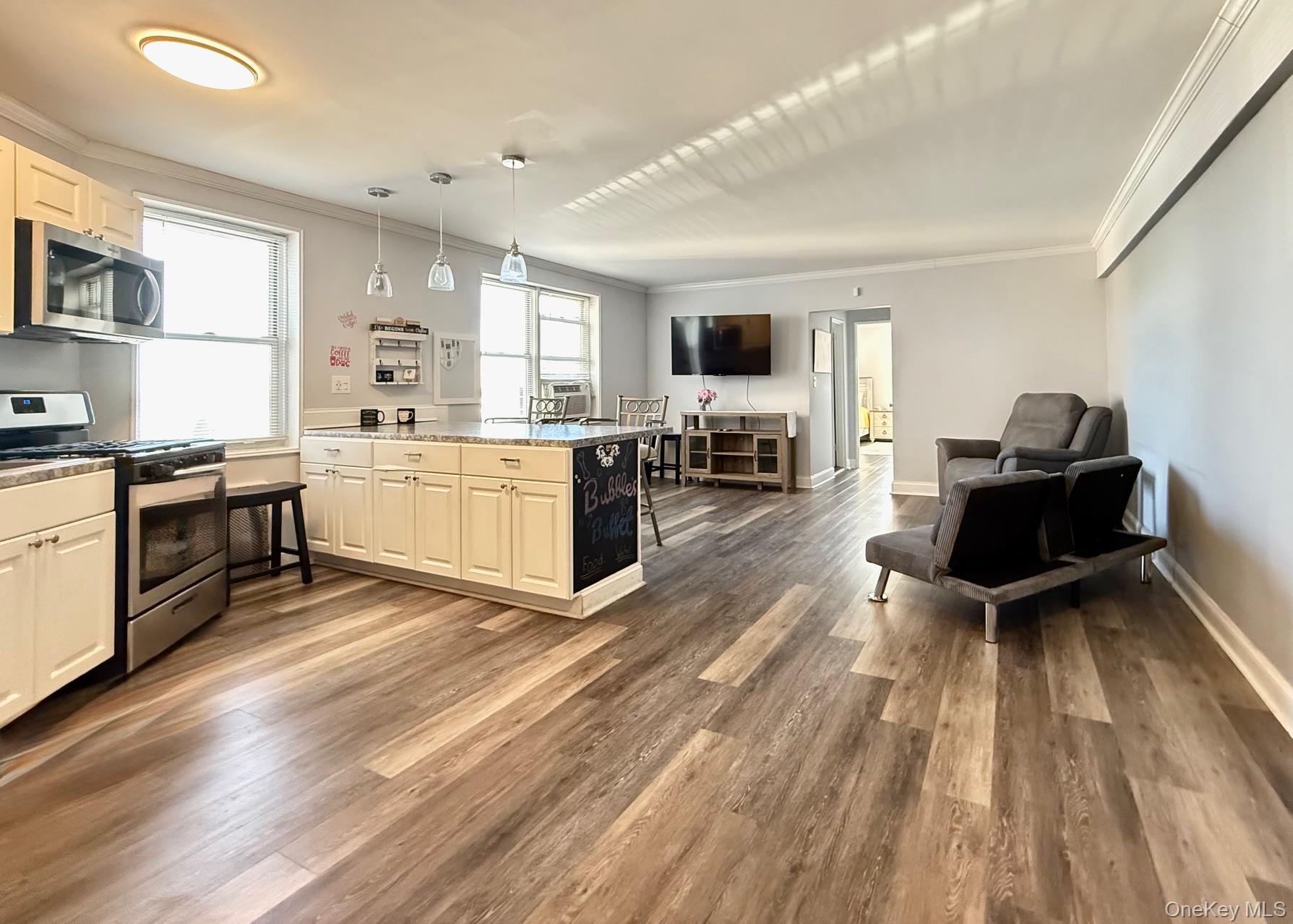 #11 photo, 40 Davenport Avenue, New Rochelle , NY 10805