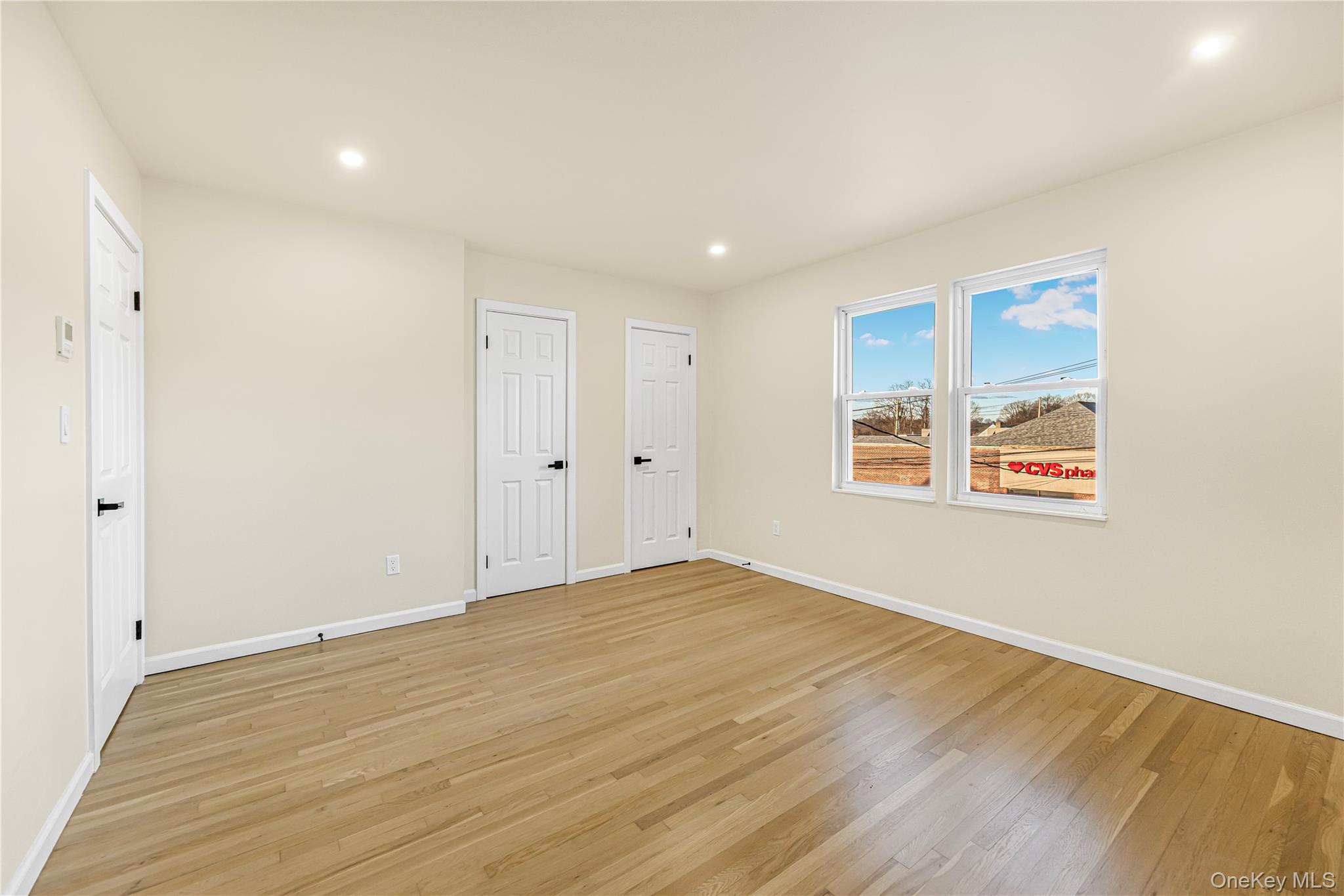 #12 photo, 604 Yonkers Avenue, 뉴욕주 Yonkers , NY 10704