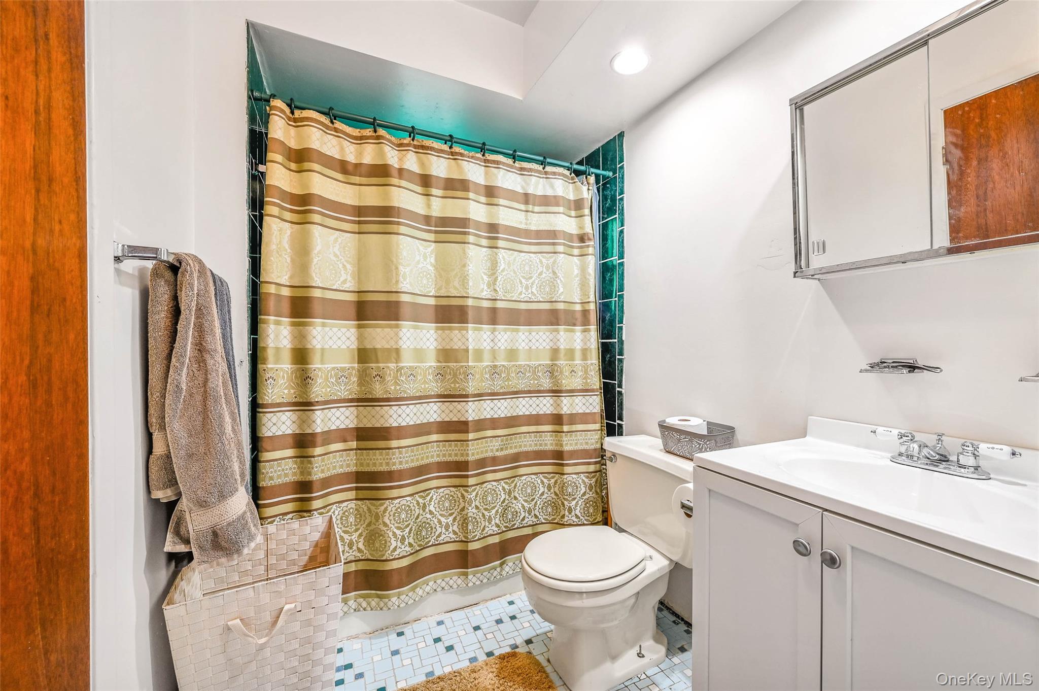 #18 photo, 13214 Farmers Boulevard, Saint Albans , NY 11434