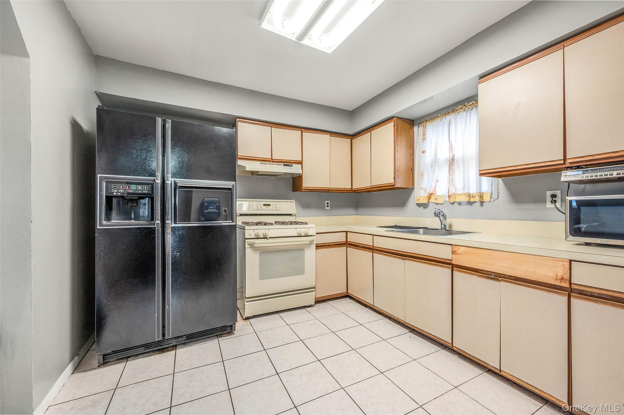 #4 photo, 13214 Farmers Boulevard, Saint Albans , NY 11434