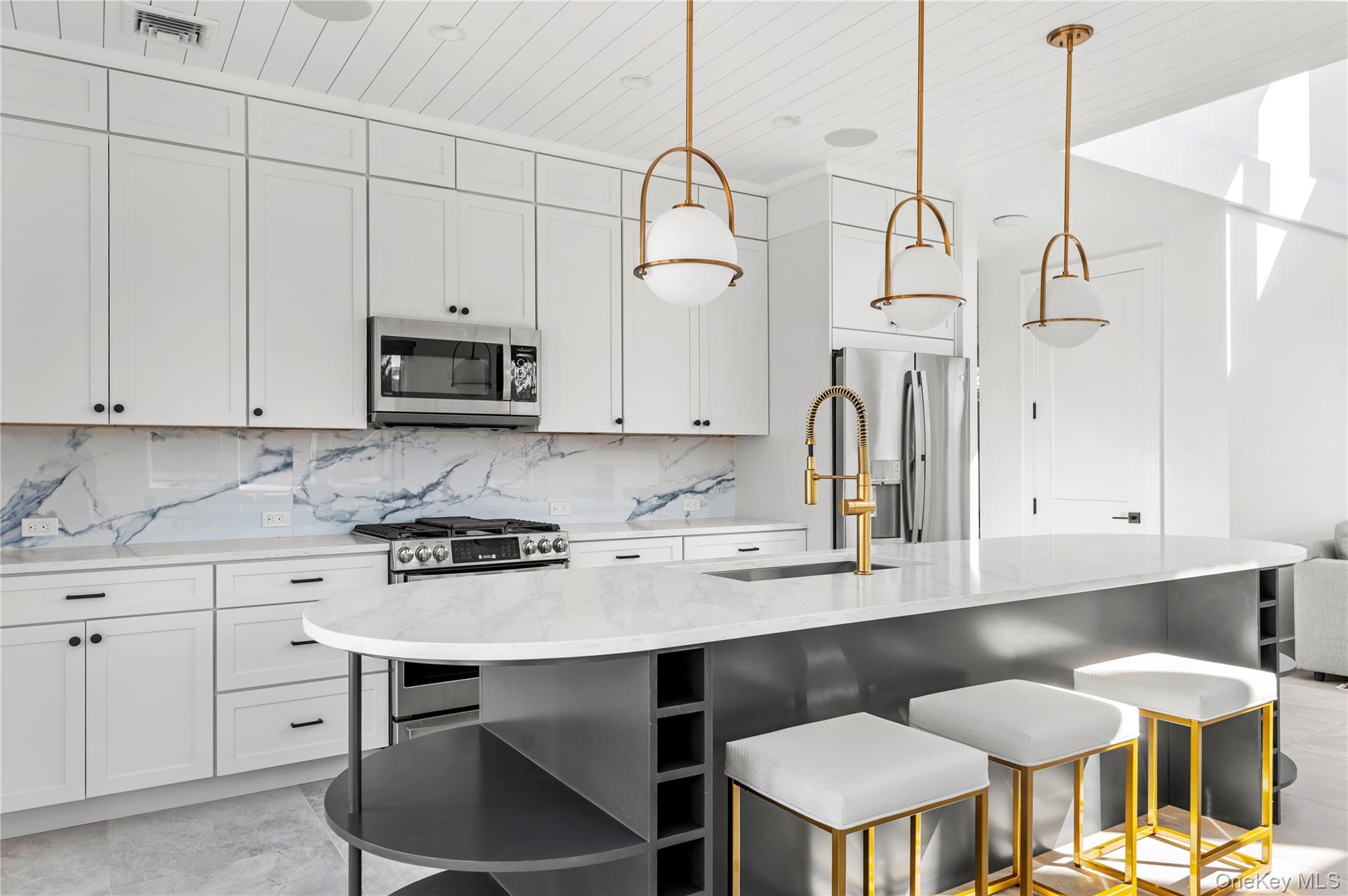 #11 photo, 44 Island Walk, Lonelyville , NY 11706