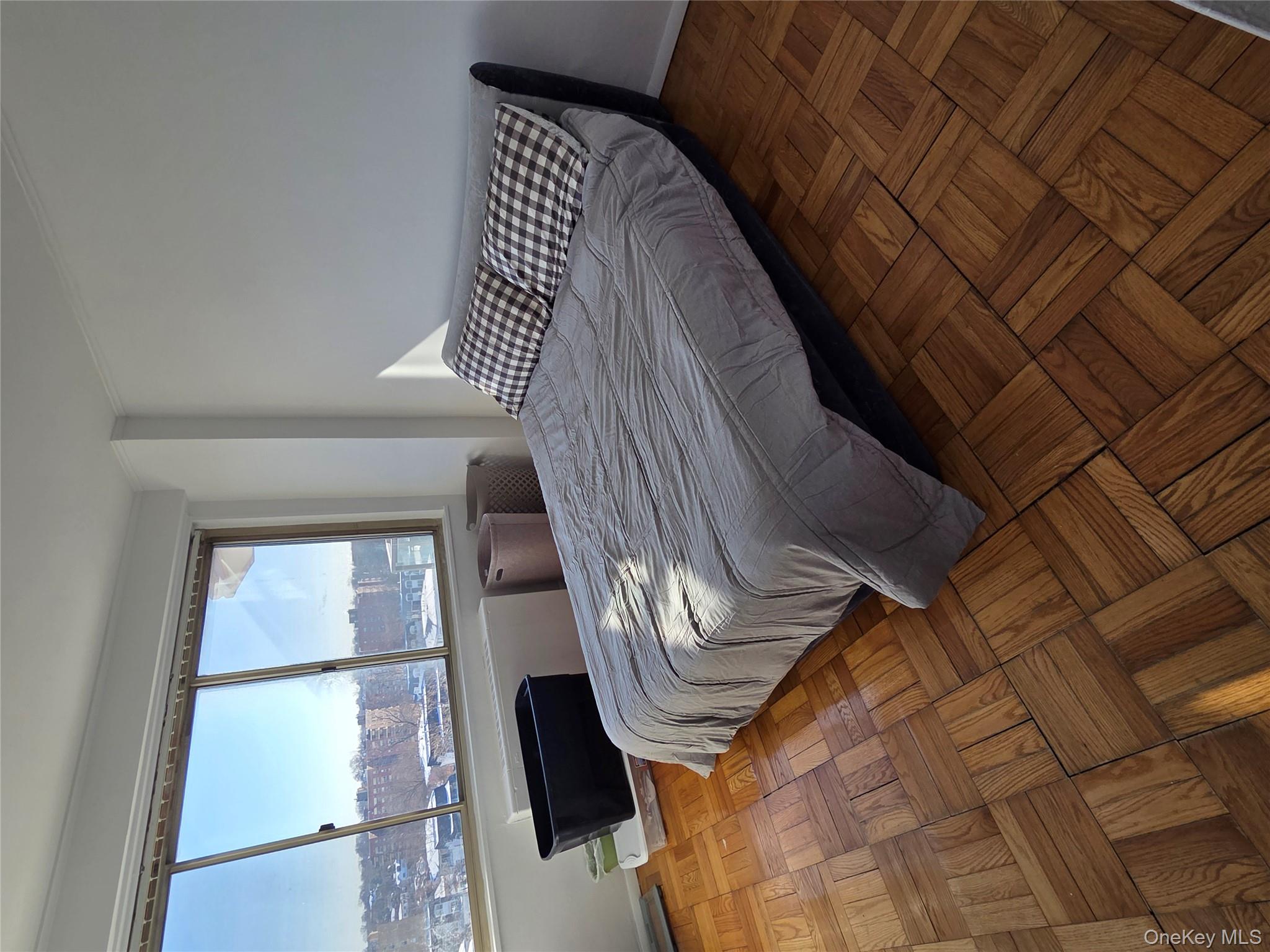 #6 photo, 18-15 215th Street, Bayside , NY 11360