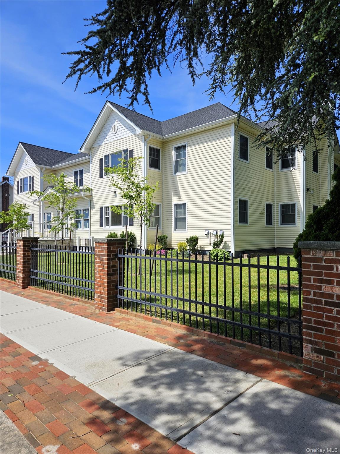 #1 photo, 93 Hempstead Avenue, Lynbrook , NY 11563