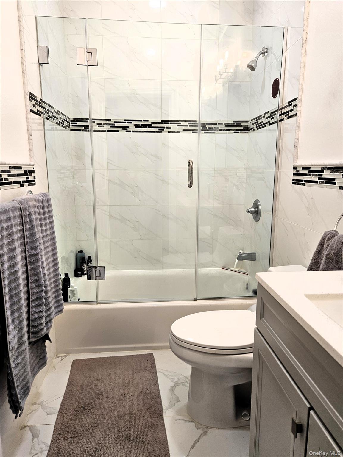 #13 photo, 93 Hempstead Avenue, Lynbrook , NY 11563