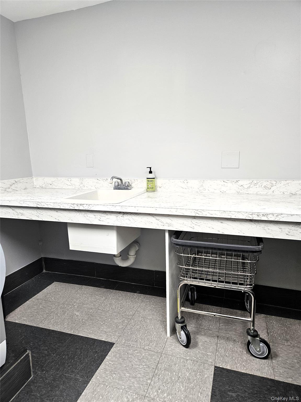 #14 photo, 93 Hempstead Avenue, Lynbrook , NY 11563