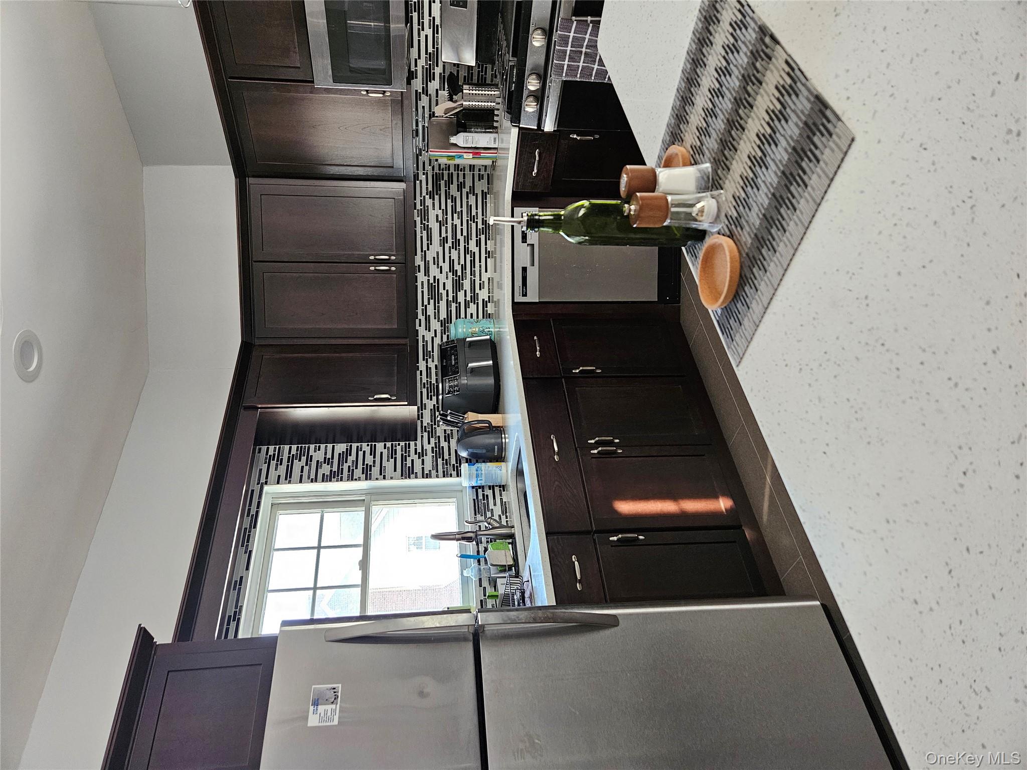 #5 photo, 93 Hempstead Avenue, Lynbrook , NY 11563