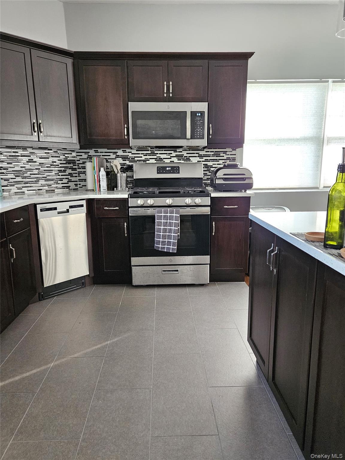 #6 photo, 93 Hempstead Avenue, Lynbrook , NY 11563