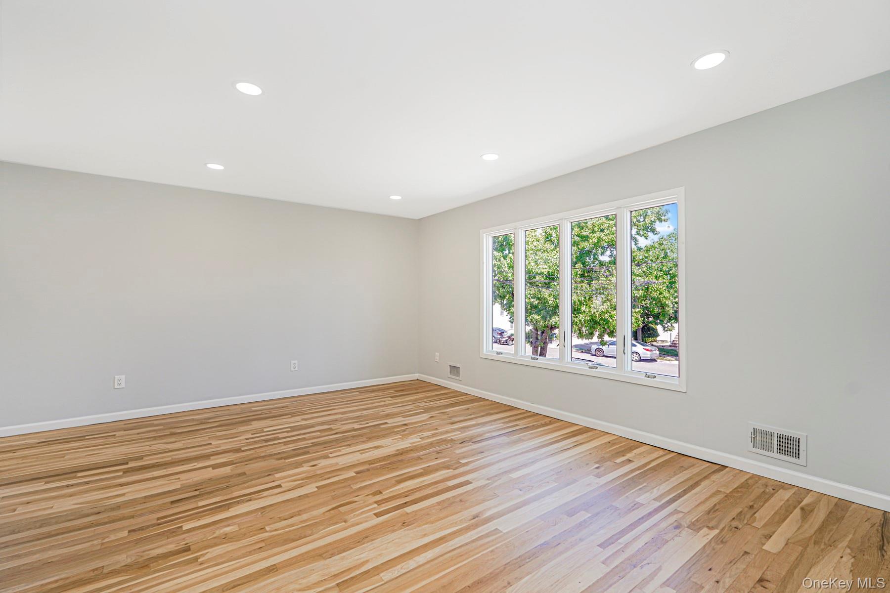 #7 photo, 622 Barlow Avenue, Staten Island , NY 10312