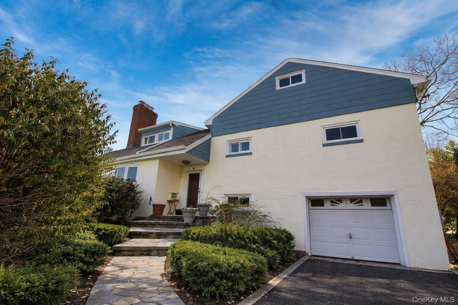 #1 photo, 10 Farview Avenue, Bayville , NY 11709