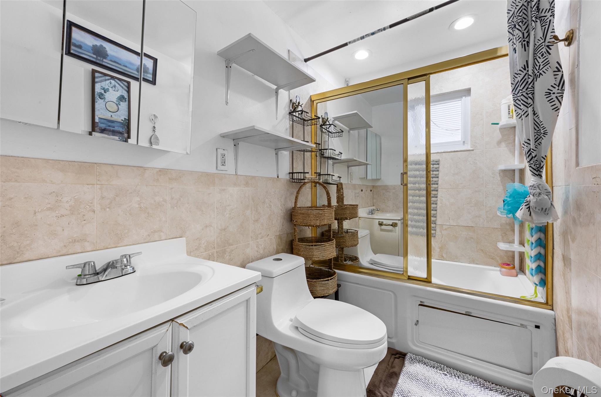 #19 photo, 239 Washington Avenue, מחוז סאפוק Amityville , NY 11701