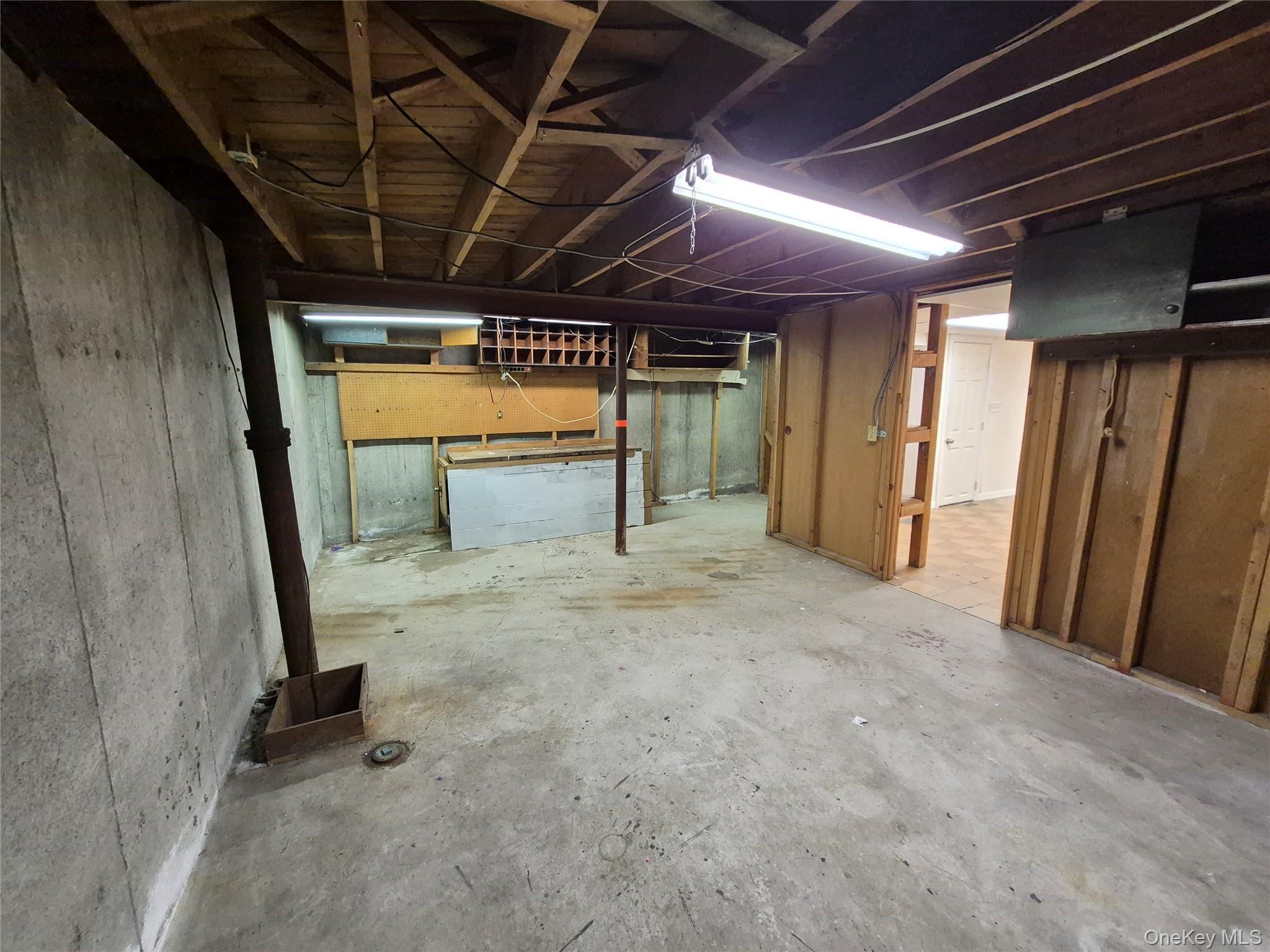 #11 photo, 907 1st Street, East Northport , NY 11731