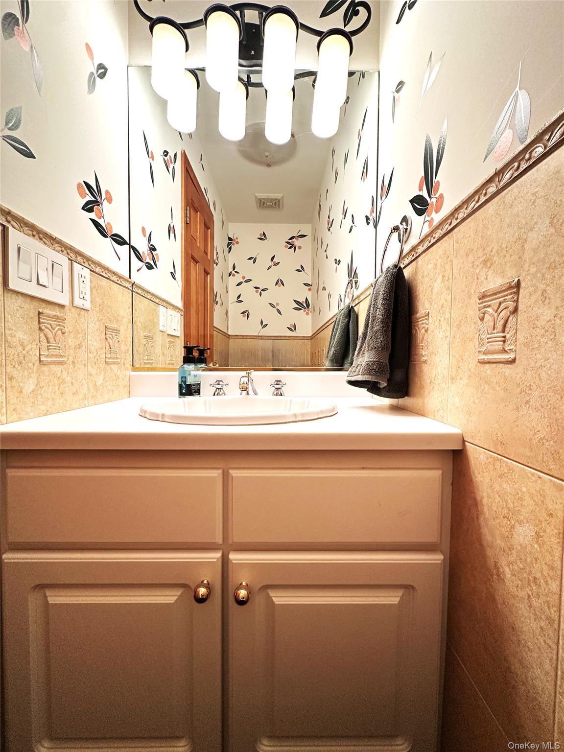 #12 photo, 211 Falcon Court, Poughkeepsie , NY 12603