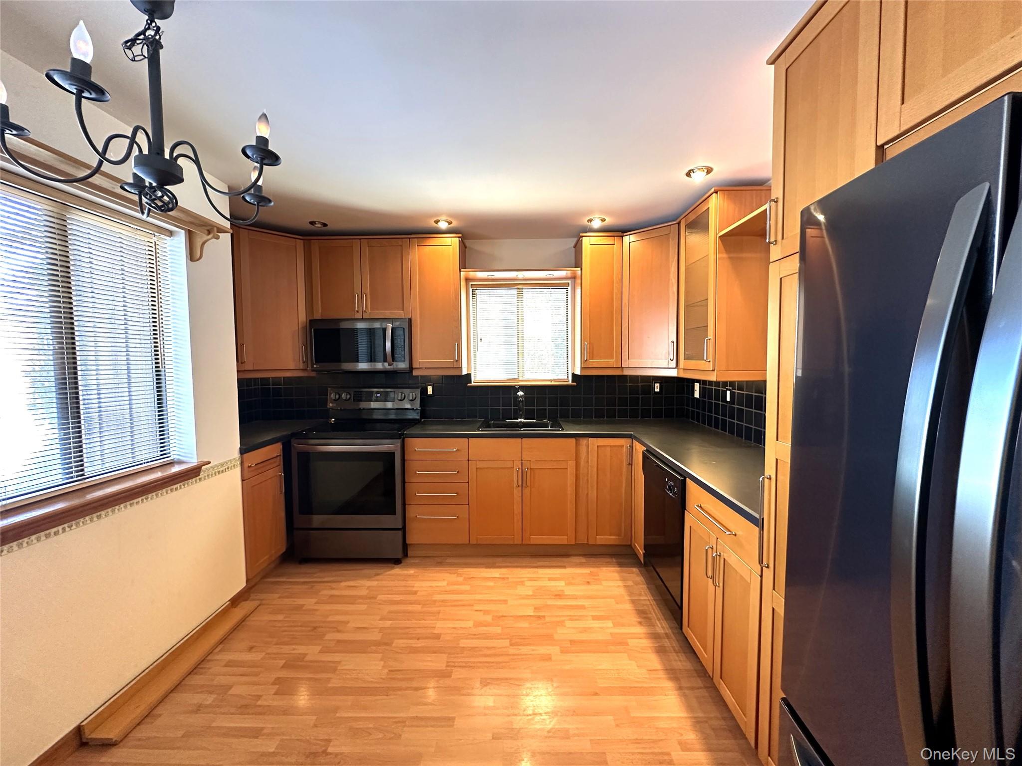 #3 photo, 211 Falcon Court, Poughkeepsie , NY 12603