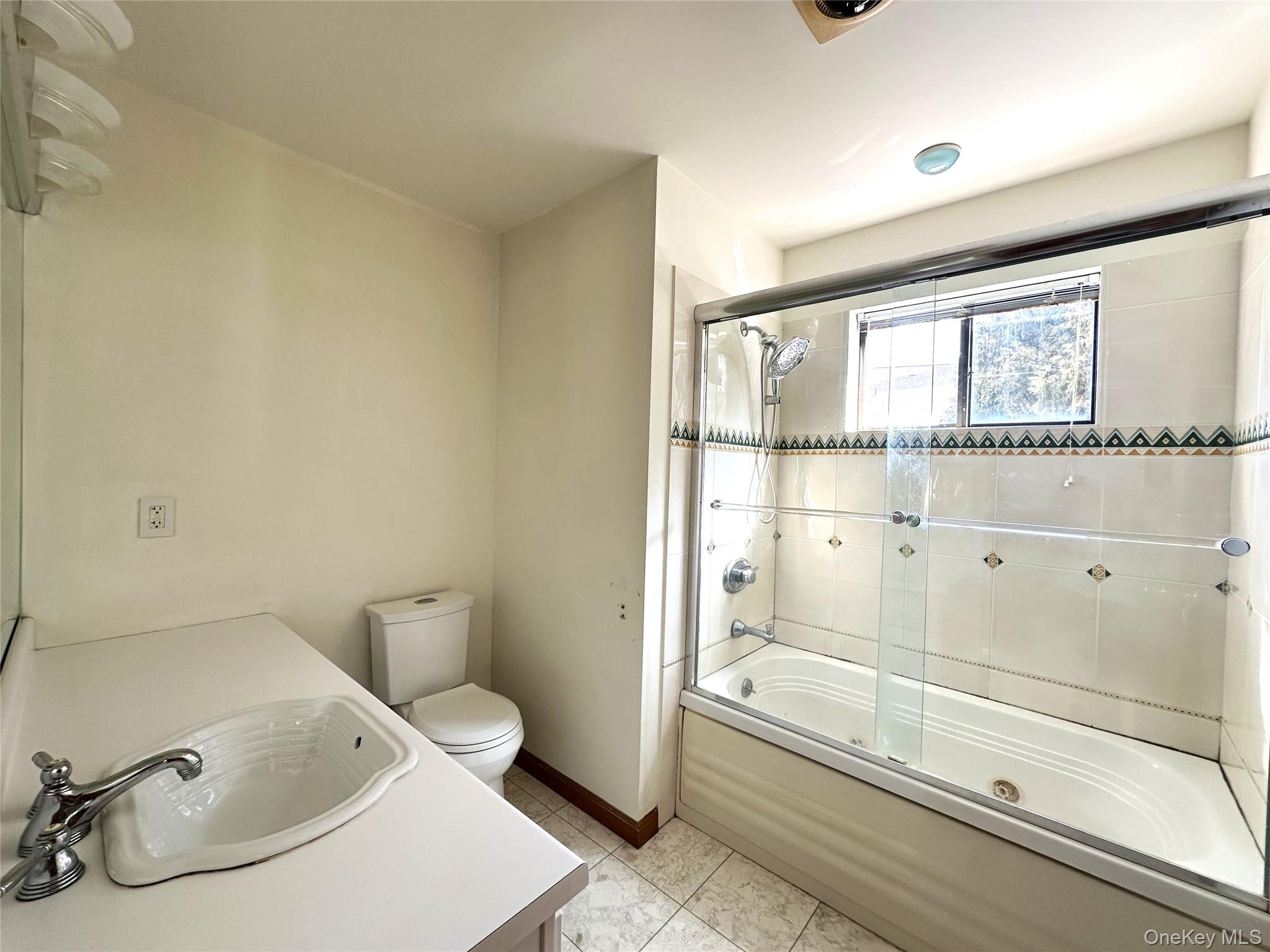 #8 photo, 211 Falcon Court, Poughkeepsie , NY 12603