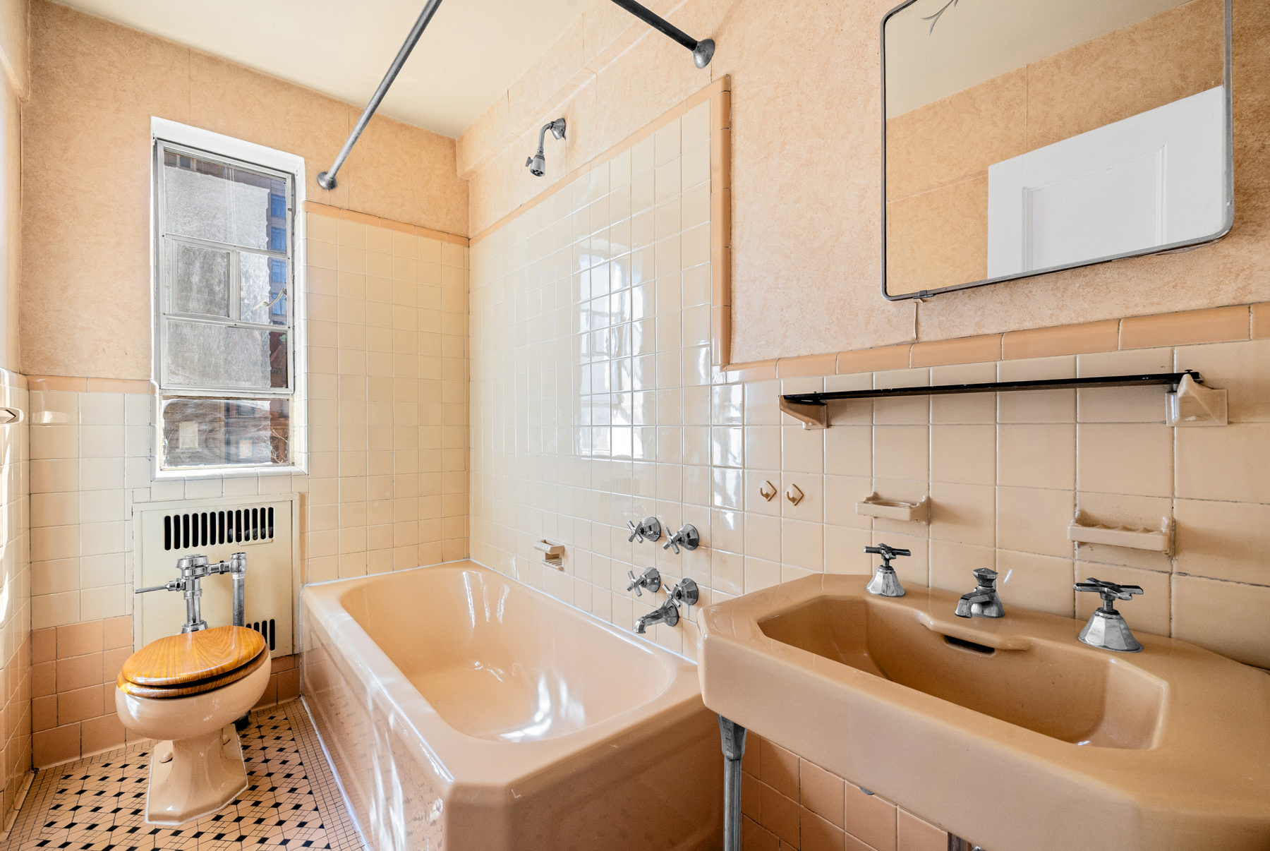 #13 photo, 565 W End Avenue, Upper West Side , NY 10024